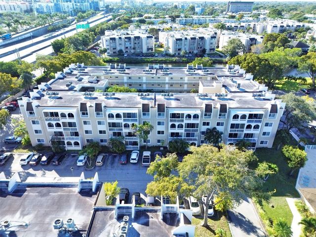 7722 Camino Real E-317, Miami, FL 33143