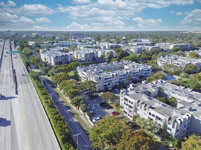 7722 Camino Real E-317, Miami, FL 33143