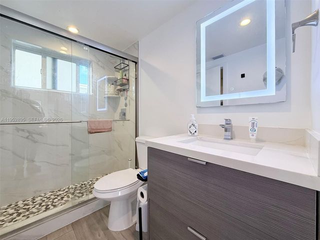 7722 Camino Real E-317, Miami, FL 33143