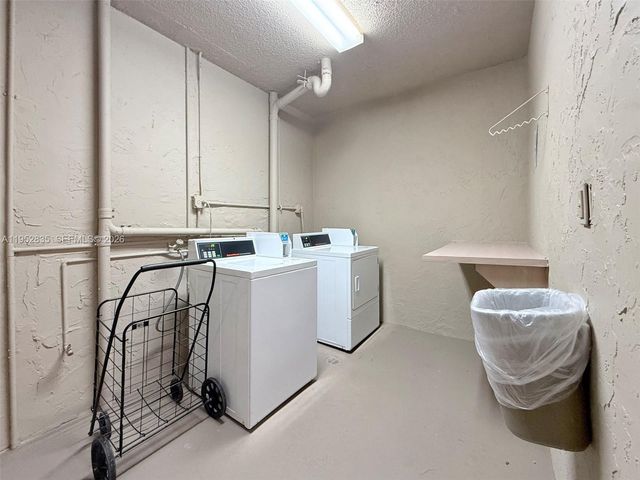 7722 Camino Real E-317, Miami, FL 33143