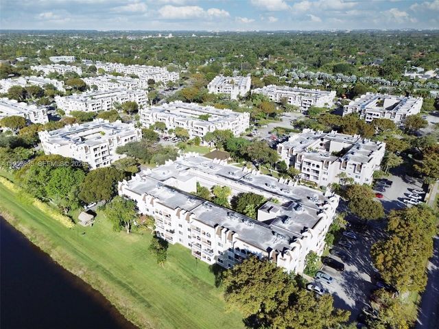 7722 Camino Real E-317, Miami, FL 33143