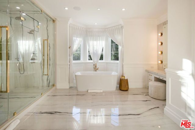 843 N Spaulding Avenue, Los Angeles, CA 90046