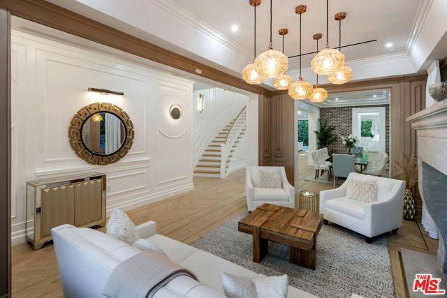 843 N Spaulding Avenue, Los Angeles, CA 90046