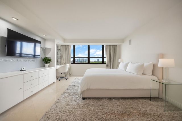 1 Grove Isle Dr A1508, Coconut Grove, FL 33133