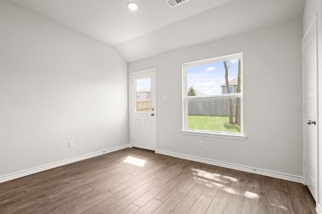 1509 Romans Road, Ennis, TX 75119