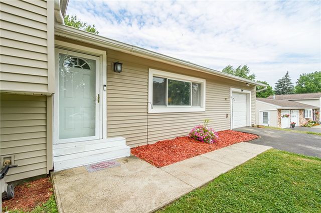209 Thompson Road, Henrietta, NY 14623