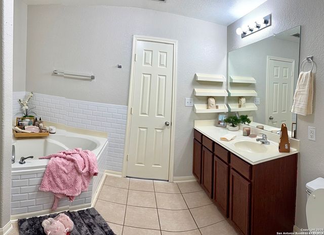 10926 ACORN CYN, San Antonio, TX 78252