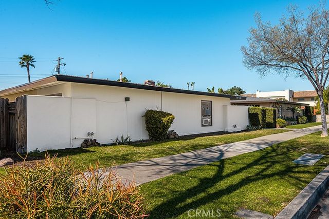 786 N Shattuck Pl, Orange, CA 92867