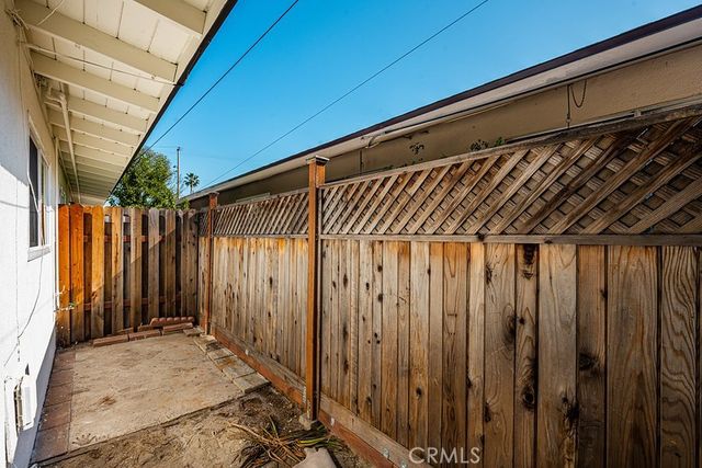 786 N Shattuck Pl, Orange, CA 92867