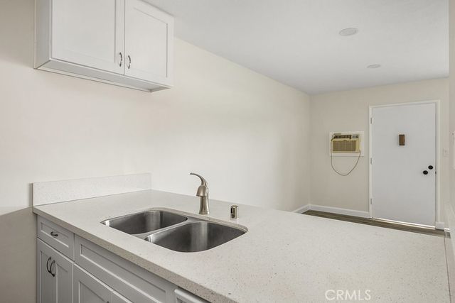 786 N Shattuck Pl, Orange, CA 92867