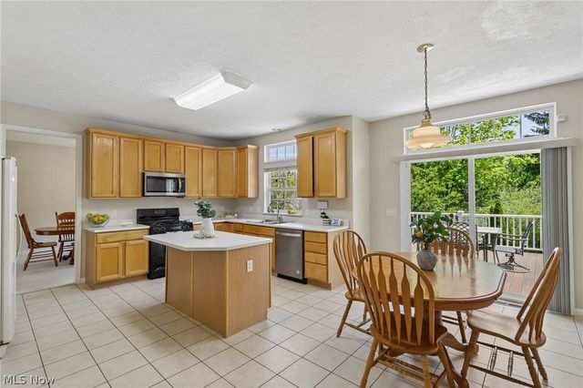 16264 Selby Circle, Strongsville, OH 44136