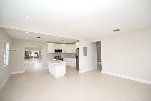 6615 SW 4th St, Miami, FL 33144