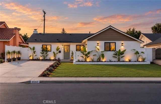 8352 Friesland, Huntington Beach, CA 92647
