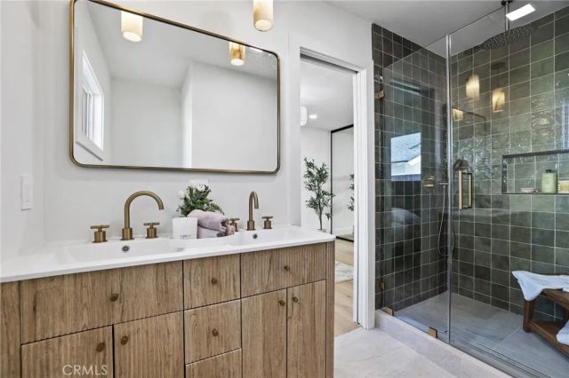 8352 Friesland, Huntington Beach, CA 92647