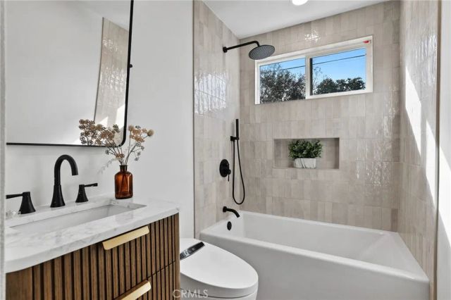 8352 Friesland, Huntington Beach, CA 92647