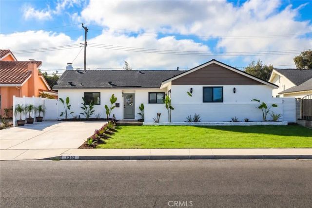 8352 Friesland, Huntington Beach, CA 92647