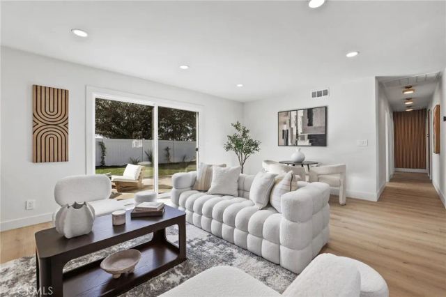 8352 Friesland, Huntington Beach, CA 92647
