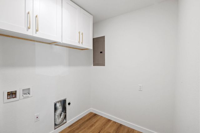 8000 Williamson Creek DR, Austin, TX 78736