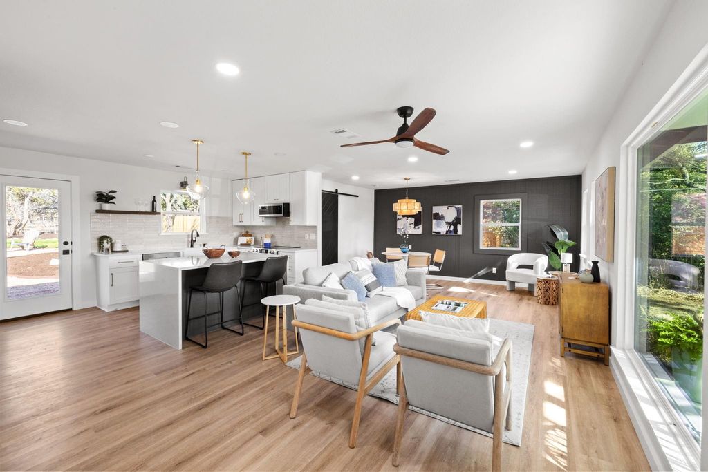 8000 Williamson Creek DR, Austin, TX 78736
