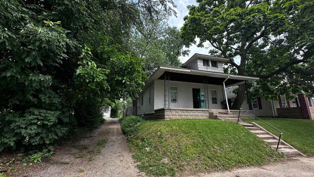 1809 Elwood Avenue, South Bend, IN 46628