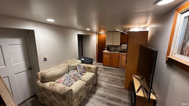 1809 Elwood Avenue, South Bend, IN 46628