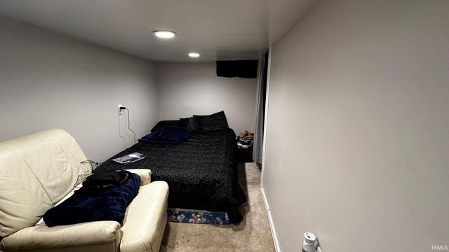 1809 Elwood Avenue, South Bend, IN 46628