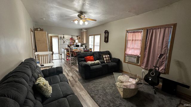 1809 Elwood Avenue, South Bend, IN 46628