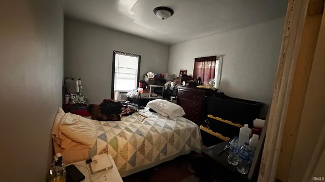 1809 Elwood Avenue, South Bend, IN 46628