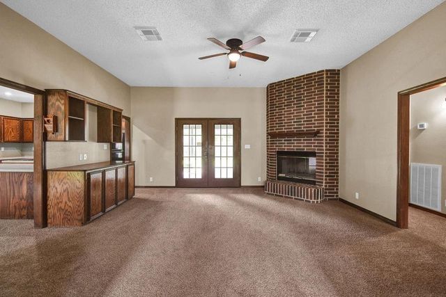 301 Jansen Drive, West Columbia, TX 77486