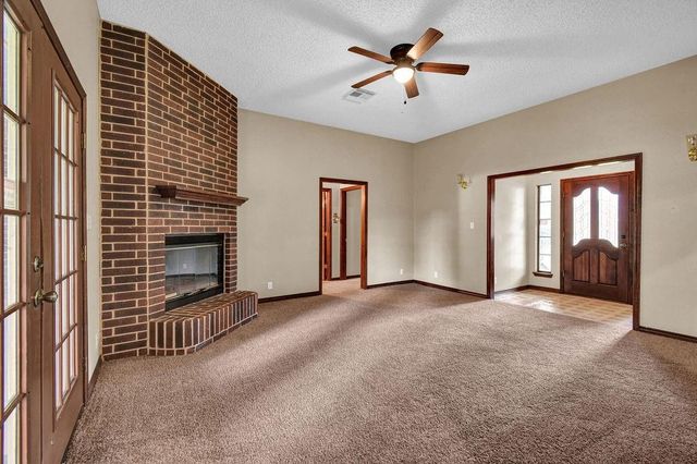 301 Jansen Drive, West Columbia, TX 77486