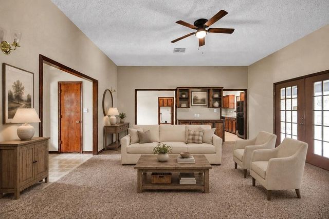 301 Jansen Drive, West Columbia, TX 77486