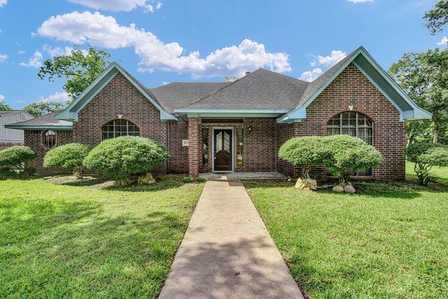 301 Jansen Drive, West Columbia, TX 77486