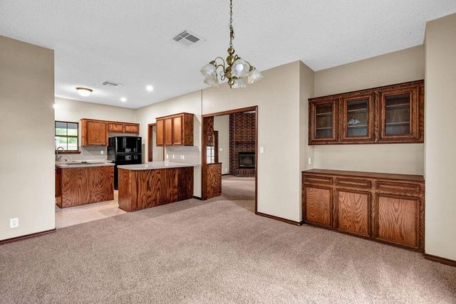 301 Jansen Drive, West Columbia, TX 77486