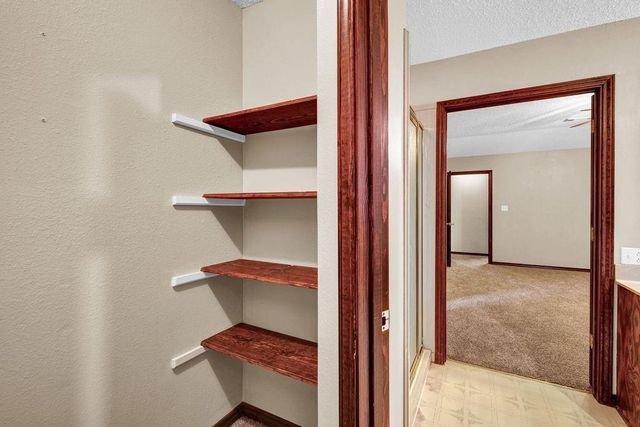 301 Jansen Drive, West Columbia, TX 77486