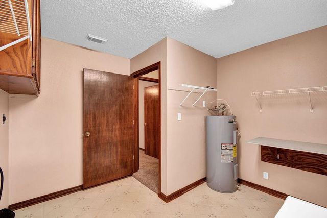 301 Jansen Drive, West Columbia, TX 77486