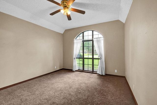 301 Jansen Drive, West Columbia, TX 77486