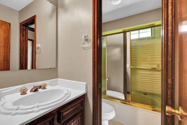 301 Jansen Drive, West Columbia, TX 77486