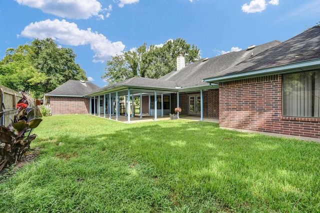 301 Jansen Drive, West Columbia, TX 77486