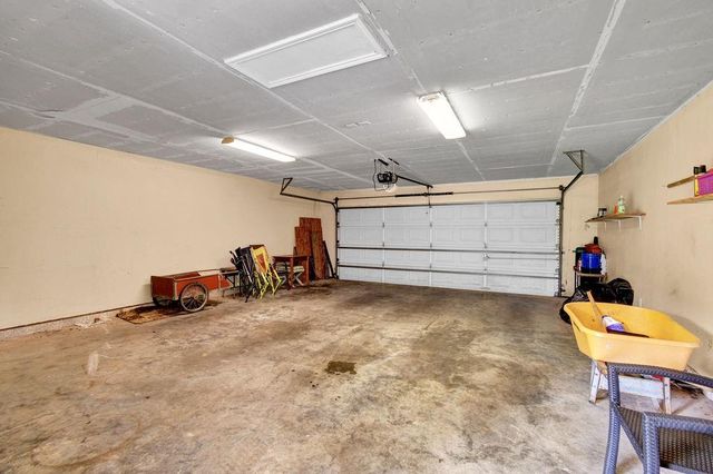 301 Jansen Drive, West Columbia, TX 77486