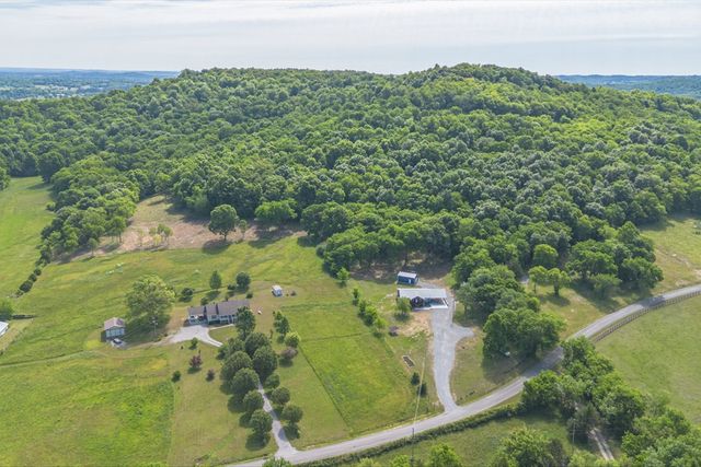 402 Cortner Hollow Rd, Petersburg, TN 37144