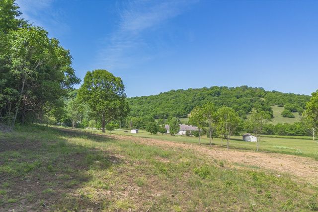 402 Cortner Hollow Rd, Petersburg, TN 37144