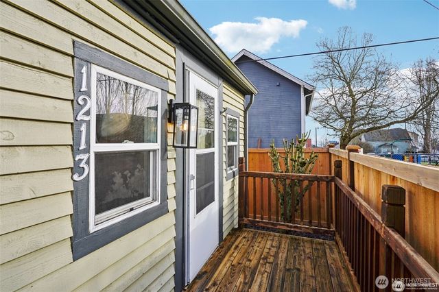 1213 S J Street, Tacoma, WA 98405