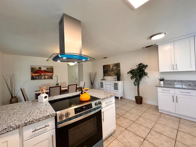 305 Union St, Roseville, CA 95678