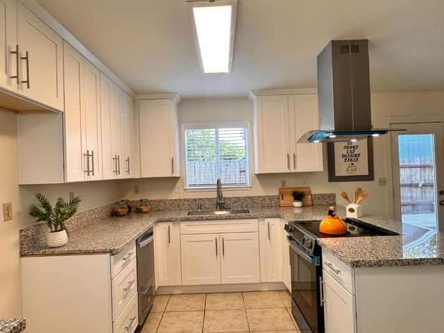 305 Union St, Roseville, CA 95678