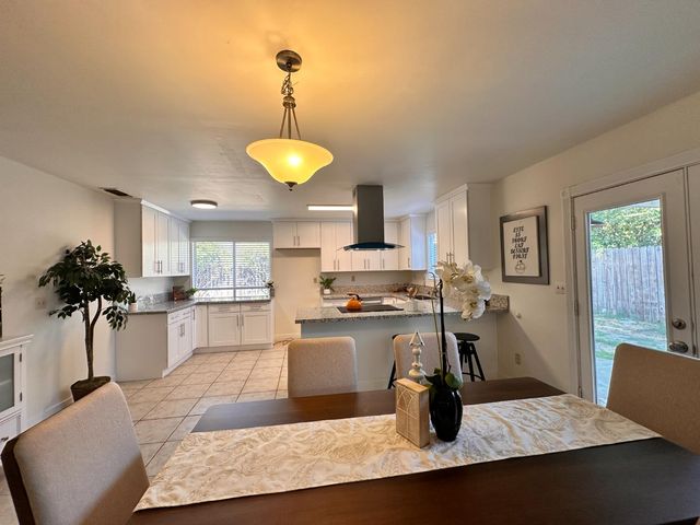 305 Union St, Roseville, CA 95678