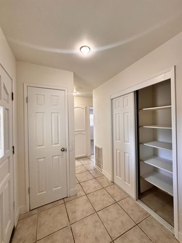 305 Union St, Roseville, CA 95678