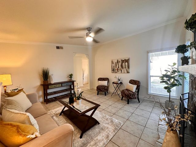 305 Union St, Roseville, CA 95678