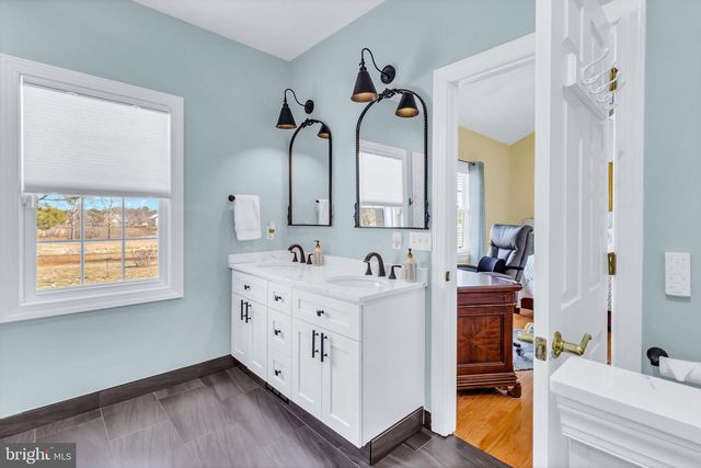 88 OLD FIELD RD, Irvington, VA 22480