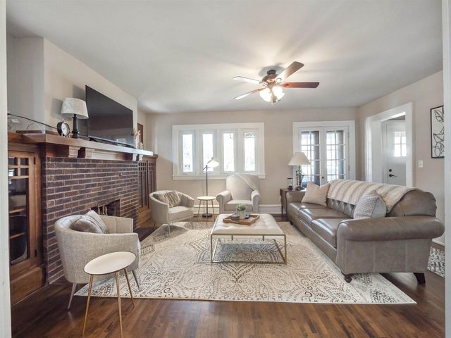 401 GRANITE STREET, Waupaca, WI 54981