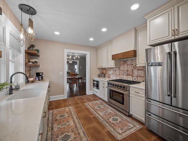 401 GRANITE STREET, Waupaca, WI 54981